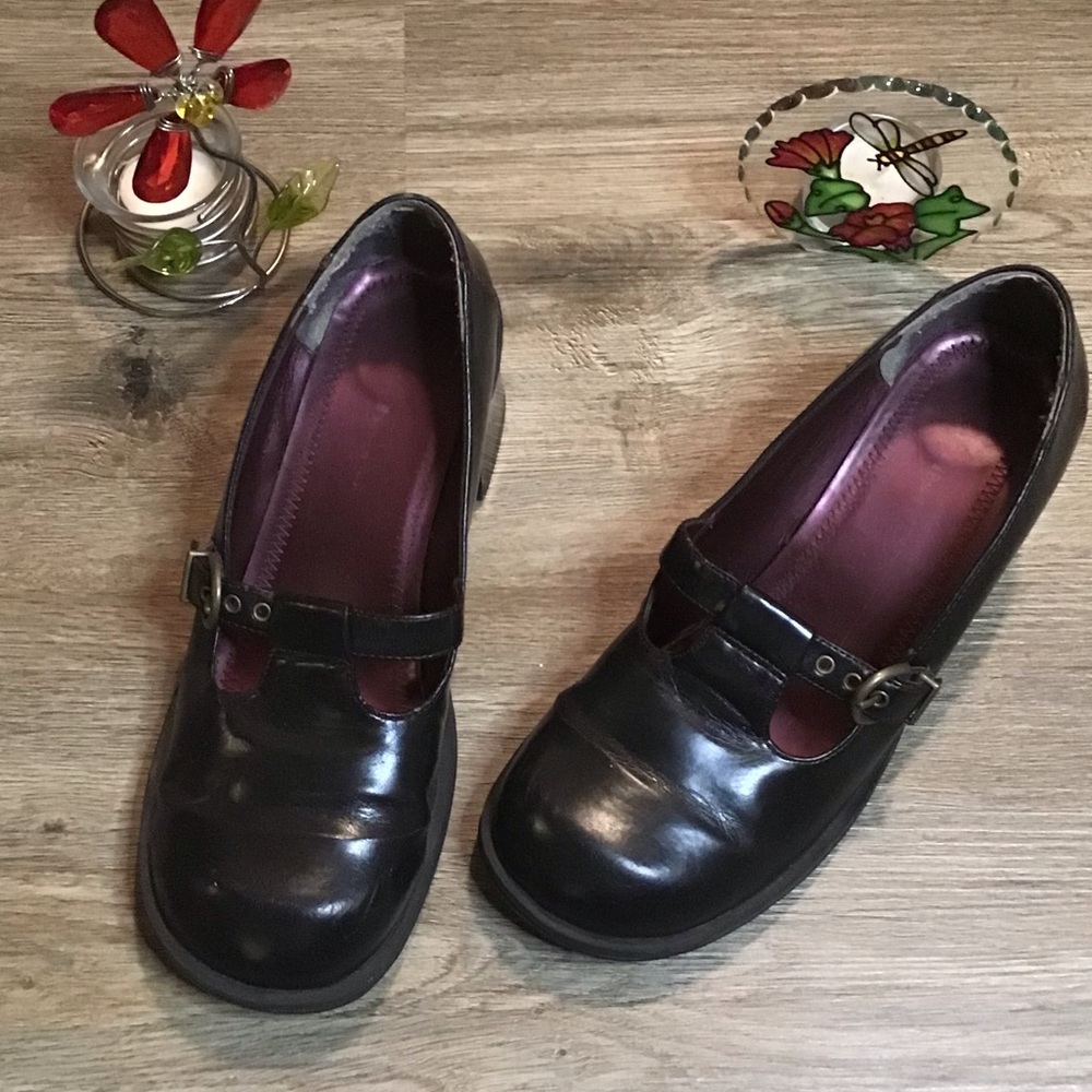 🦋Vintage Y2K Mary Jane Style ‘Unlisted’ Wedges🦋